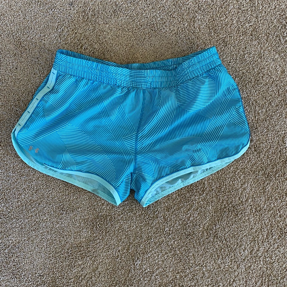 Under Armour running short
